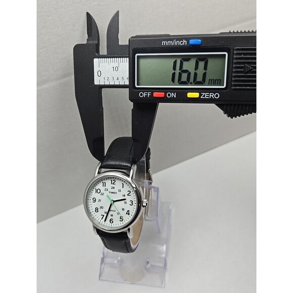 Timex Weekender Indiglo 31mm White Dial Black Leather 24 Hour Quartz New Battery - Picture 7 of 14